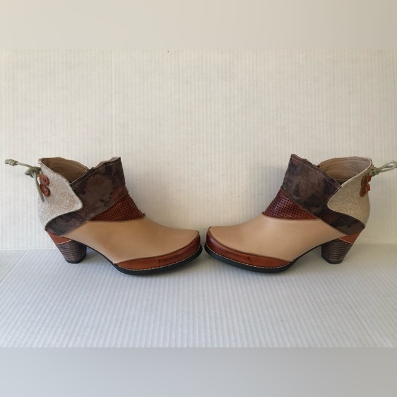 Elite Rags Cognac & Tan Booties - Picture 8 of 13